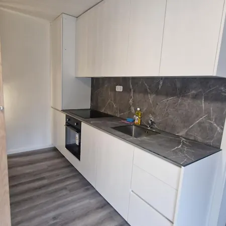 アパート 1 ゾルタウ